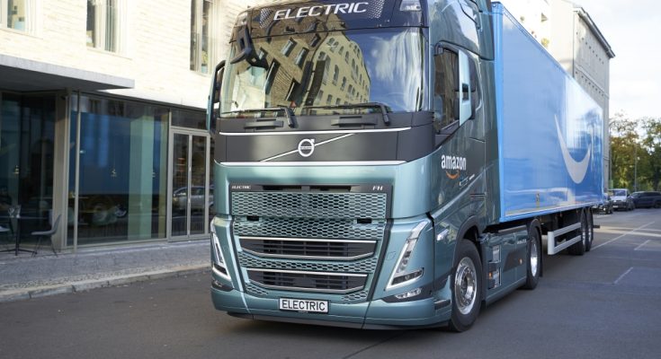 Elektrický tahač Volvo FH Electric: kapacita baterie 540 kWh, trvalý výkon až 490 kW, dojezd až 300 km na jedno nabití. foto: Volvo Trucks