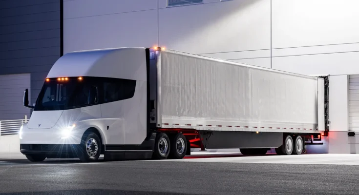 Elektrický tahač Tesla Semi. foto: Tesla