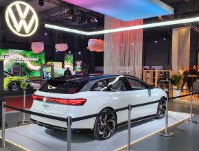 Koncept Volkswagen ID. Space Vizzion n slibuje dojezd až 590 km WLTP na baterii s celkovou kapacitou 82 kWh. foto: Volkswagen