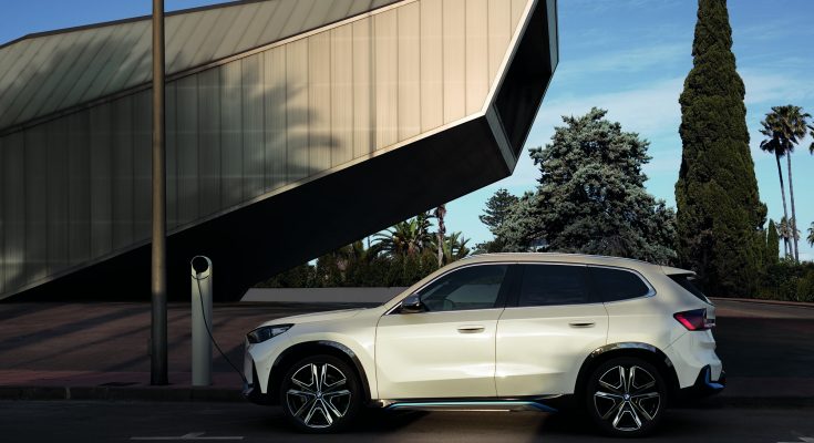 Elektromobil BMW iX s pneumatikami Bridgestone Alenza. foto: Bridgestone