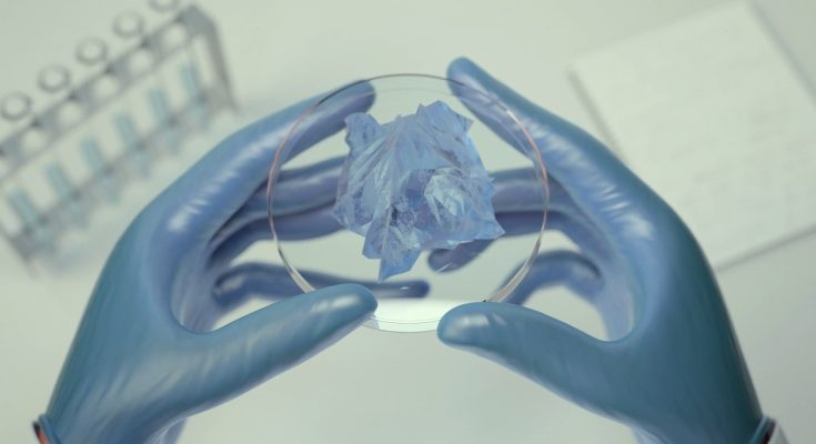 Vyšší účinnost hnacího ústrojí a větší dojezd zajistí měniče nové generace, které využívají technologii karbidu křemíku. Polovodiče Wolfspeed z karbidu křemíku používá od roku 2017 tým Jaguar TCS Racing Formula E. foto: JLR