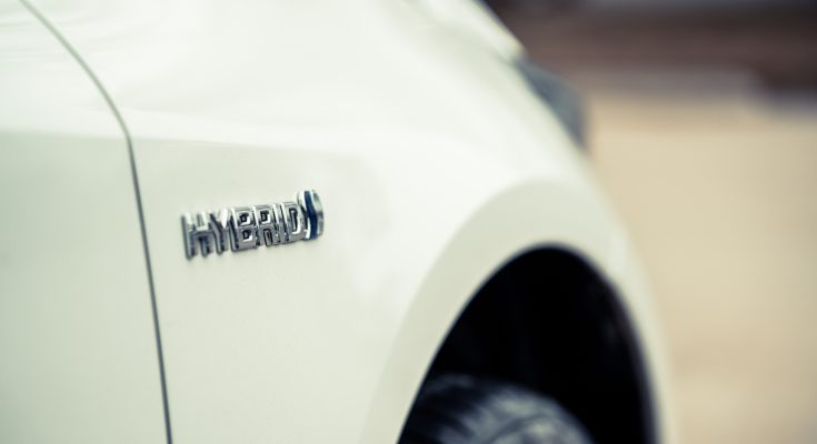 Hybridní auto značky Toyota. foto: Shutterstock