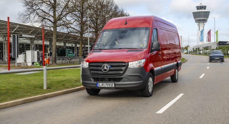 TÜV Süd potvrzuje novému eSprinteru v nejvyšší bateriové konfiguraci spotřebu 21,9 kWh na 100 km při zkušební jízdě. foto: Mercedes-Benz