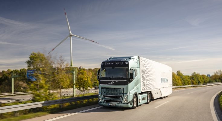 Volvo Trucks v Německu demonstruje schopnost svých těžkých elektrických nákladních vozidel na dlouhé vzdálenosti. foto: Volvo Trucks
