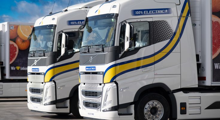 Volvo Trucks dnes nabízí elektrická nákladní auta v nejrůznějších konfiguracích. foto: Volvo Trucks