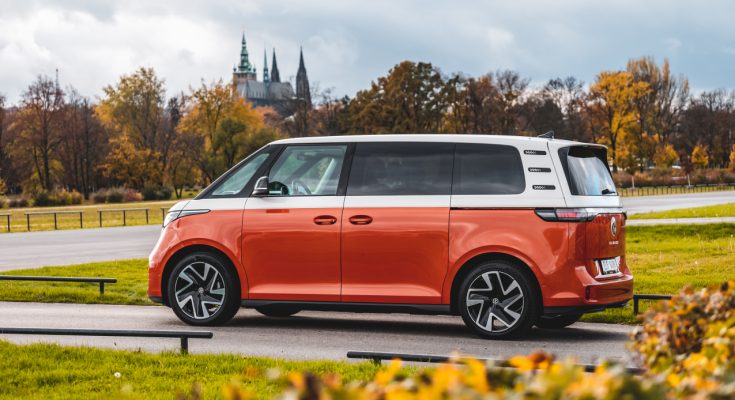 Po úspěšné fázi předprodeje byl na českém trhu oficiálně zahájen prodej nových modelů ID. Buzz a ID. Buzz Cargo. foto: Volkswagen