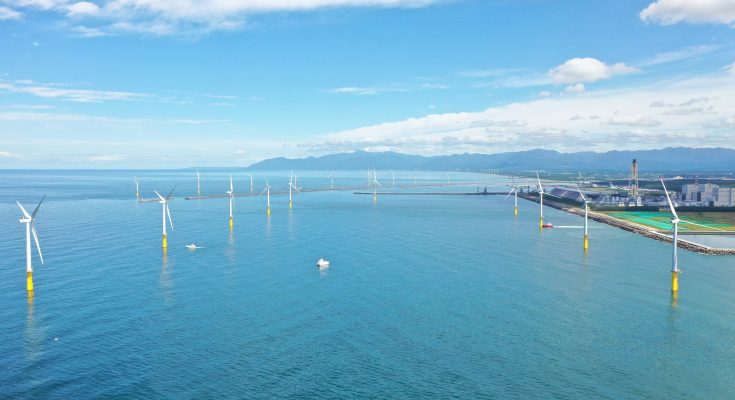 Japonsko chce postupně maximalizovat svou energetickou nezávislost, a to nově i za pomoci pobřežních větrných farem. foto: Akita Port Offshore Wind Farm