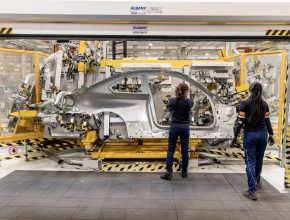 V mexické továrně San Luis Potosí vznikne asi 1000 nových pracovních míst. foto: BMW