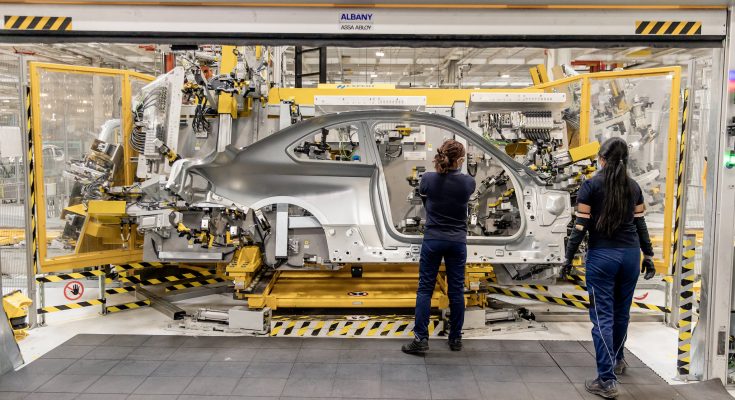 V mexické továrně San Luis Potosí vznikne asi 1000 nových pracovních míst. foto: BMW