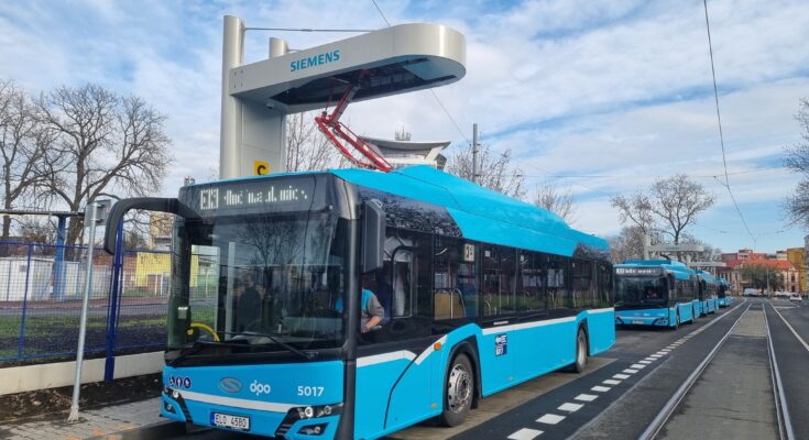 Pantografová nabíjecí stanice Siemens v Ostravě. foto: Siemens