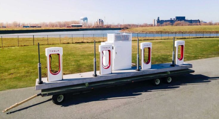 Prefabrikované uložení Superchargeru se vejde akorát na přívěs, který je pak možné připojit třeba za elektrický tahač Tesla Semi. foto: Tesla