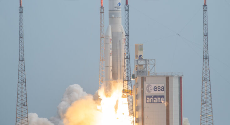 Nejnovější meziplanetární mise ESA Juice odstartovala na raketě Ariane 5 z evropského kosmodromu ve Francii 14. dubna 2023 v 09:14 místního času/14:14 SELČ, aby zahájila svou osmiletou cestu k Jupiteru, kde bude podrobně zkoumat tři velké oceánovité měsíce této plynné obří planety: Ganymedes, Callisto a Europa. foto: ESA