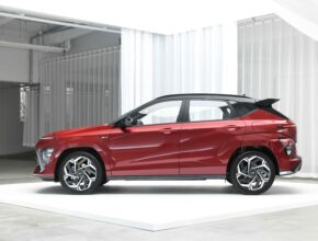 Nová generace kompaktního SUV Hyundai Kona přichází na český trh. Jako elektromobil se objeví v srpnu. Vyrábí se v Česku! foto: Hyundai