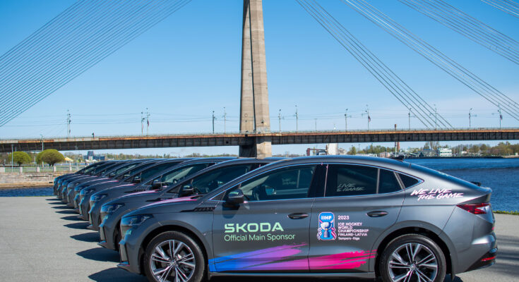Automobilka zajistila pro organizátory 45 převážně elektrických nebo plug-in hybridních vozidel a představuje svoji novou firemní identitu. foto: Škoda Auto