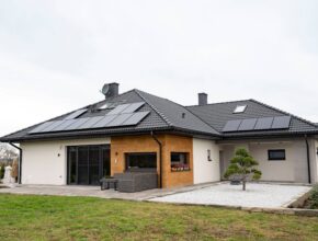 Columbus Energy patří v Polsku mezi lídry na trhu v oblasti fotovoltaických instalací. Působí zde již 9 let a za tu dobu firma nainstalovala přes milion solárních panelů na střechy 60 tisíc domácností a firem. foto: Columbus Energy