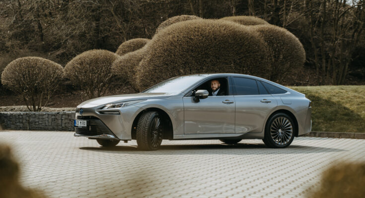 Vodíkové auto Toyota Mirai ve druhé generaci. foto: Toyota