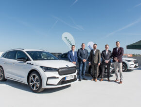 Automobilka Škoda Auto předala první část nových elektrických vozů Škoda Enyaq 80 společnosti CPI Property Group. foto: Škoda Auto