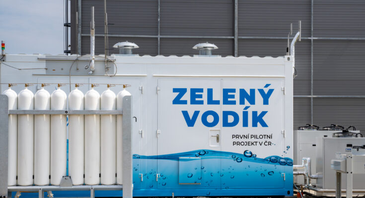 Elektrolyzér v Napajedlech. foto: Solar Global