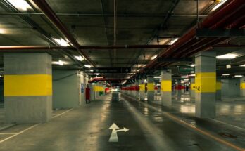 Parkování a nabíjení elektromobilů v podzemních garážích může narážet na některá úskalí týkající se bezpečnosti. foto: Aspen.PR