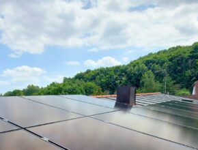 Dokončená instalace fotovoltaické elektrárny na rodinném domě. foto: Schlieger