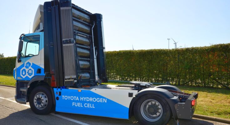 Vodíkový kamion společností VDL a Toyota. foto: Toyota
