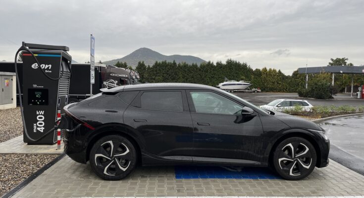 U nové 400kW ultra-rychlé nabíječky E.ON se auto dobije na další cestu za pár minut. foto: E.ON
