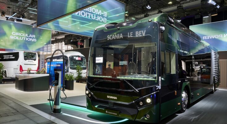 Scania představuje na veletrhu Busworld 2023 v Bruselu přelomové novinky a elektrobusy. foto: Scania