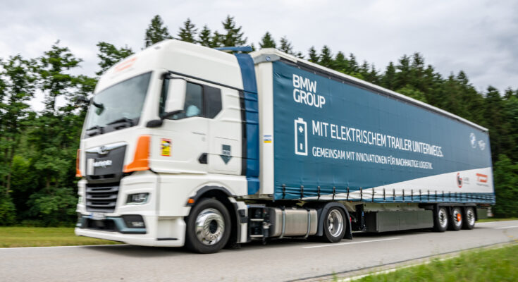 Elektricky poháněný návěs nabízí úsporu paliva přibližně 48 % v kombinaci s nákladními vozidly s dieselovým motorem. foto: BMW
