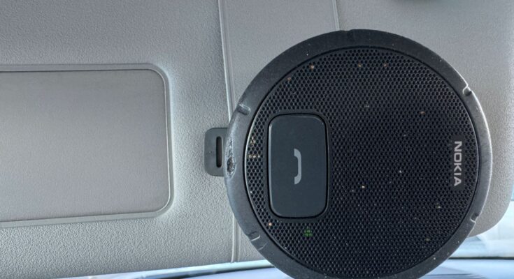 Bluetooth reproduktor umí telefonování v autě výrazně zpříjemnit. foto: AAA Auto
