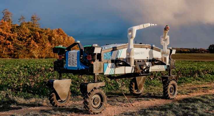 Robot určený pro sklizeň jablek. foto: KUKA