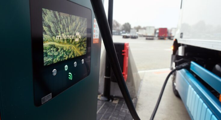 DKV Mobility spolupracuje v oblasti dobíjení nákladních vozidel se společností Milence. foto: DKV Mobility