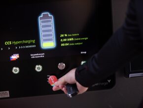 Čip nebo kartu E.ON Drive mohou řidiči využít u více než 70 000 dobíjecích bodů napříč Evropou. foto: E.ON