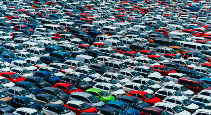 Web TipCars.com zprostředkovává prodej ojetých i nových aut, a to jak mezi autobazary a zájemci o auta, tak i přímo mezi lidmi navzájem. foto: Depositphotos