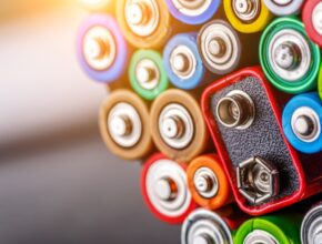 Dne 18. února si připomínáme Mezinárodní den baterií. V souvislosti s ním vydala společnost REMA Battery velkého průvodce světem baterií. foto: Shutterstock