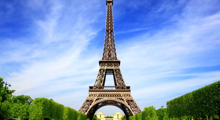 Solární panely jsou součástí Eiffelovy věže již od roku 2015. foto: Greenbuddies