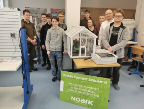 Vítězný projekt - automatizovaný skleník. foto: Noark Electric