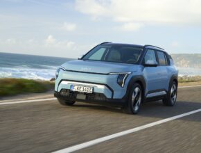 Nový elektromobil Kia EV3 se v Česku premiérově představil na aktuálně probíhajícím veletrhu e-Salon v pražských Letňanech. foto: Kia