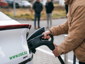 Ultra-rychlá dobíjecí stanice pro elektromobily. foto: ČEZ