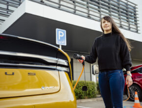 Nejnovější verze Toyota Prius se prodává už jen jako plug-in hybrid. foto: Toyota