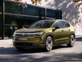 Tři výkonové varianty včetně pohonu všech kol 4MOTION, dojezd až 600 km, rychlé DC nabíjení, nejnovější asistenční systémy. ID. Tiguan zaujme prémiovými materiály, novou architekturou displejů, intuitivním ovládáním s fyzickými tlačítky, frunkem a řadou technických inovací jako funkce One-Pedal Driving, asistenční systém Connected Travel Asisst nebo digitální klíč. foto: Volkswagen
