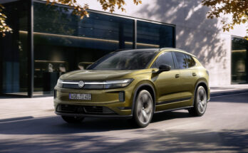 Tři výkonové varianty včetně pohonu všech kol 4MOTION, dojezd až 600 km, rychlé DC nabíjení, nejnovější asistenční systémy. ID. Tiguan zaujme prémiovými materiály, novou architekturou displejů, intuitivním ovládáním s fyzickými tlačítky, frunkem a řadou technických inovací jako funkce One-Pedal Driving, asistenční systém Connected Travel Asisst nebo digitální klíč. foto: Volkswagen